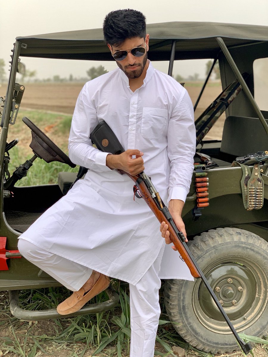DictNo's tweet photo. الله السلاح مره حلو https://t.co/zNfCOiPk4C