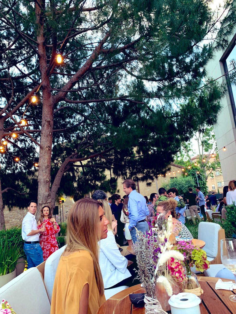 AnnaForastier's tweet photo. Welcome summer !
Inauguració terrassa #1mpar @HotelSofia #SelentaGroup espectacular remodelació de l’hotel amb interiorisme Jaime Berjestain i MOEM Interior Design Studio, felicitats i gràcies Jordi Tena ! https://t.co/PEDGNJbXR1