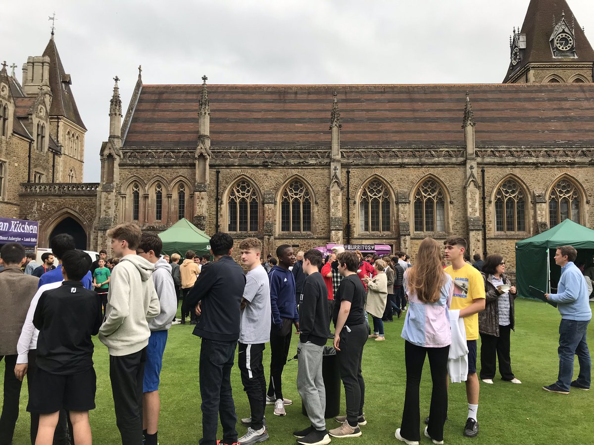 CHSchCreative's tweet photo. Great food fair, virtual reality, perfume-making, talks and very wet karting race on Artifex day 2 #artifex2019 https://t.co/YOzkq5Dp9l