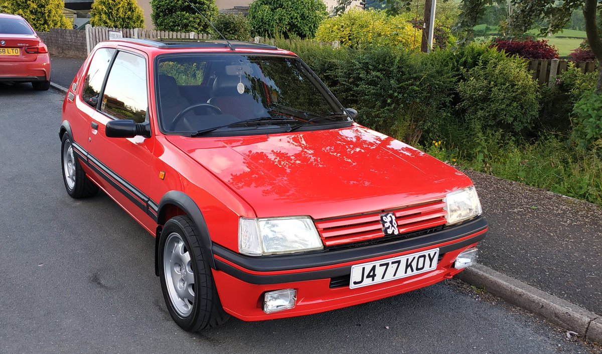engineer_real's tweet photo. Popped over to 'Cars 'n' Craic' tonight in the 205GTI, lovely evening.  Hopefully lots of money raised for the Great North Air Ambulance. Well done Braithwaites Garage for arranging
#ClassicCar #braithwaites https://t.co/XwiPQnrgRO