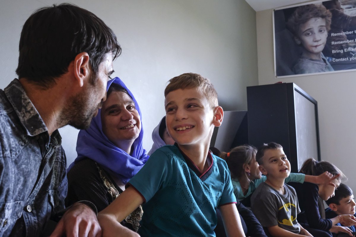 UNHCRCanada's tweet photo. With the release of the #GlobalTrendsReport showing a record breaking high of nearly 70.8 million people forcibly displaced in 2018, let's show how 🇨🇦 Canada is helping by standing #WithRefugees one city at a time. 

✍ Sign the petition: https://t.co/x2EnW33g63 https://t.co/vZufN6mf2H