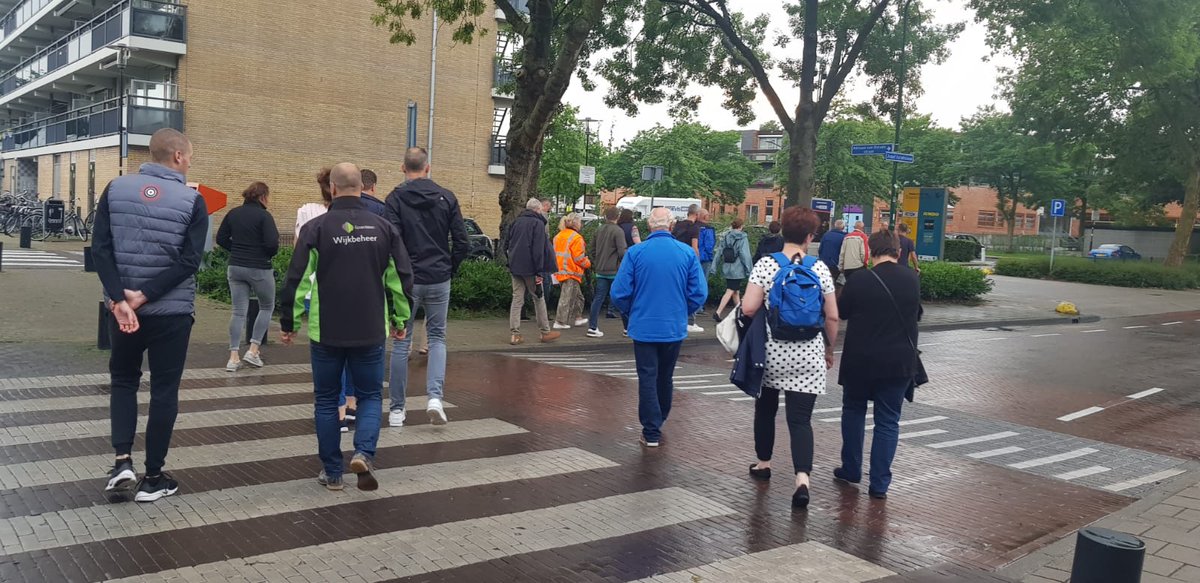 BuurtwerkWrdn's tweet photo. Het jongerenwerk heeft de wijkschouw van @WPLSCHILDER bijgewoond om te evalueren, verbinden en gezamenlijk in te blijven zetten op vergroten van het veiligheidsgevoel. #woerden https://t.co/aJhu0DOE1p
