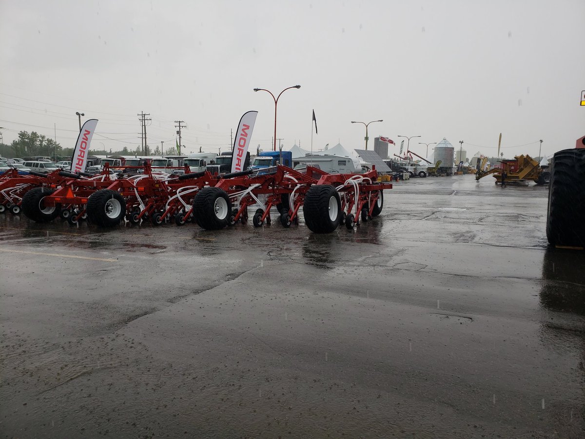 sliebel's tweet photo. @Morris_Seeding Temporary time out for rain at #CFPS19 https://t.co/FcR402MO6g