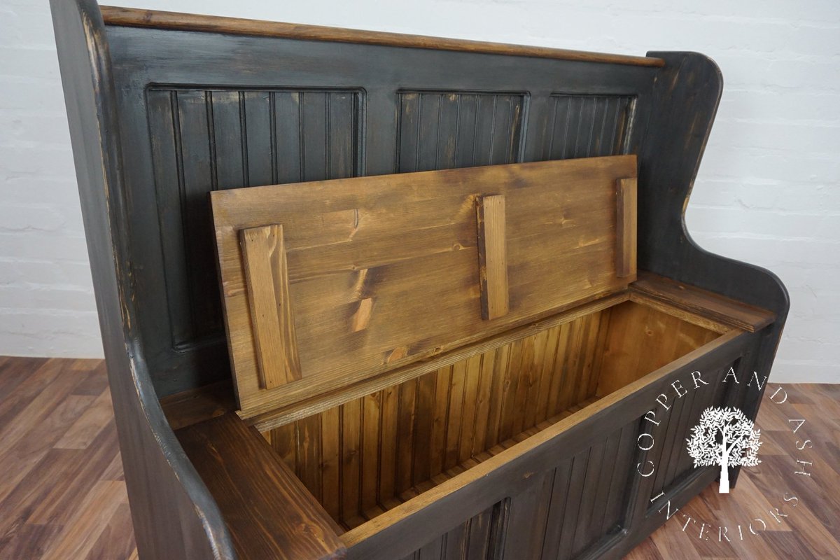 CopperandAsh's tweet photo. 💚 Evening All 💚

One of our #solidpine storage monks benches in our ever popular #rustic #industrialchic style

Solid pine ... tick
Oodles of storage ... tick
Stylish .... tick

4ft  x 17 inches x 38 inches H 

£360
DM to purchase https://t.co/PDEVuCdZL4