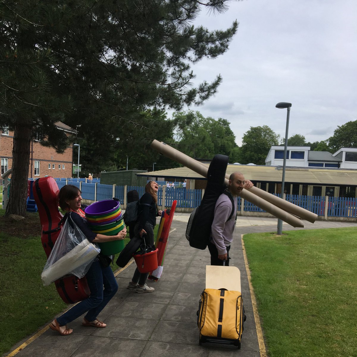 sinfoniavivauk's tweet photo. We have the BEST musicians - getting the kit back to the car after a busy day of music making 😊 #teamwork #carpettubes #buckets #drums #boomwhackers #paper #crucialpieceofwood #cello #viola #guitar (#projector #miniPA #musicstand #laptop - out of shot!) #dreamteam 🤩✨ https://t.co/7MBWNXAJZa
