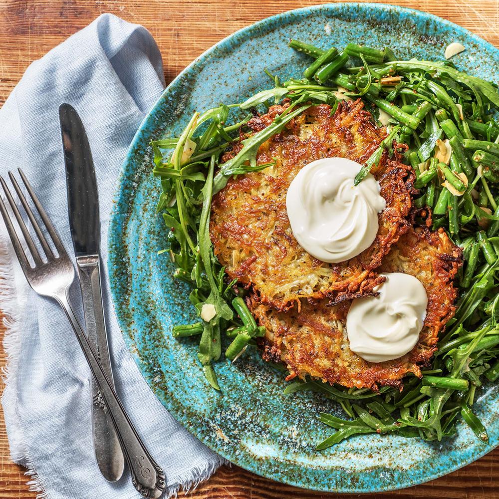 HelloFreshCA_fr's tweet photo. Surprise! 🎉Dès la semaine prochaine, une recette végétarienne supplémentaire s'ajoute à notre menu! 
Profitez-en pour réessayer ou découvrir notre rösti au haloumi de @FromagesLeBedouin avant 23 h 59 (HNE)!
👉https://t.co/AAn4jIR0PT
#LaVieHelloFresh https://t.co/lSyt7Dy1LQ