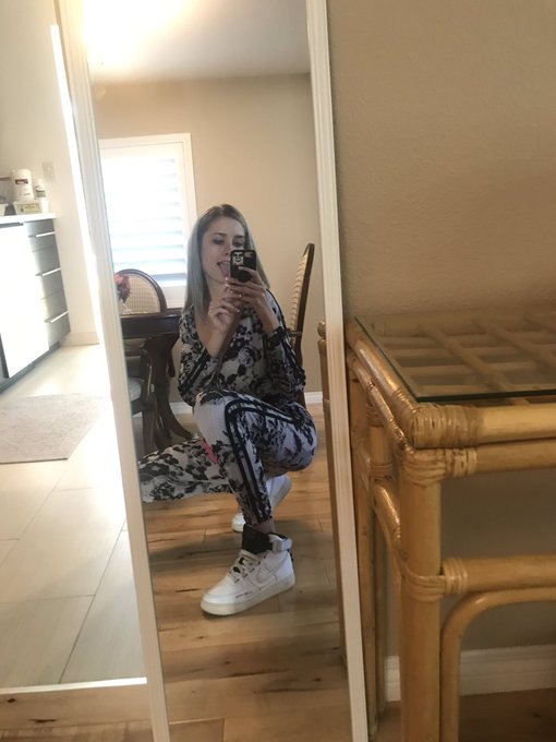 Just shot the most amazing scene today😁 can&rsquo;t wait until you get to see me being a true Slut 👌🏼😈💋 https://t<a href="/tag/newprofilepic"class="tags"><span>#newprofilepic</span></a>