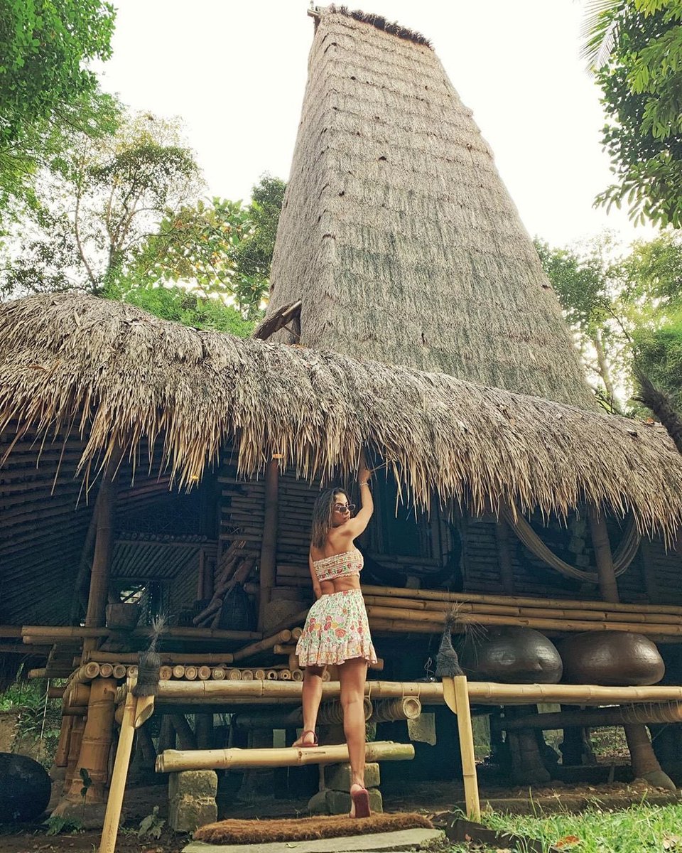 AnittaArgOK's tweet photo. Otras fotos de Anitta en su viaje a Bali, Indonesia. 🤩❤️
#MTVLASHIPRIP #PremiosMTVMIAW https://t.co/p5WVpHfous