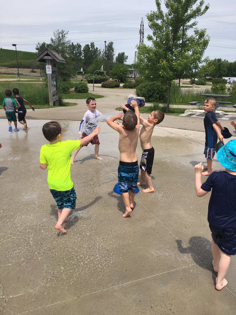 AlpineKindy3's tweet photo. We had such a great time on our trip to McLennan Park today! What a great way to celebrate the end of the year! Thanks to all our families who joined us! @alpine_k1 @mrs_orchard https://t.co/pdxOTBesEX