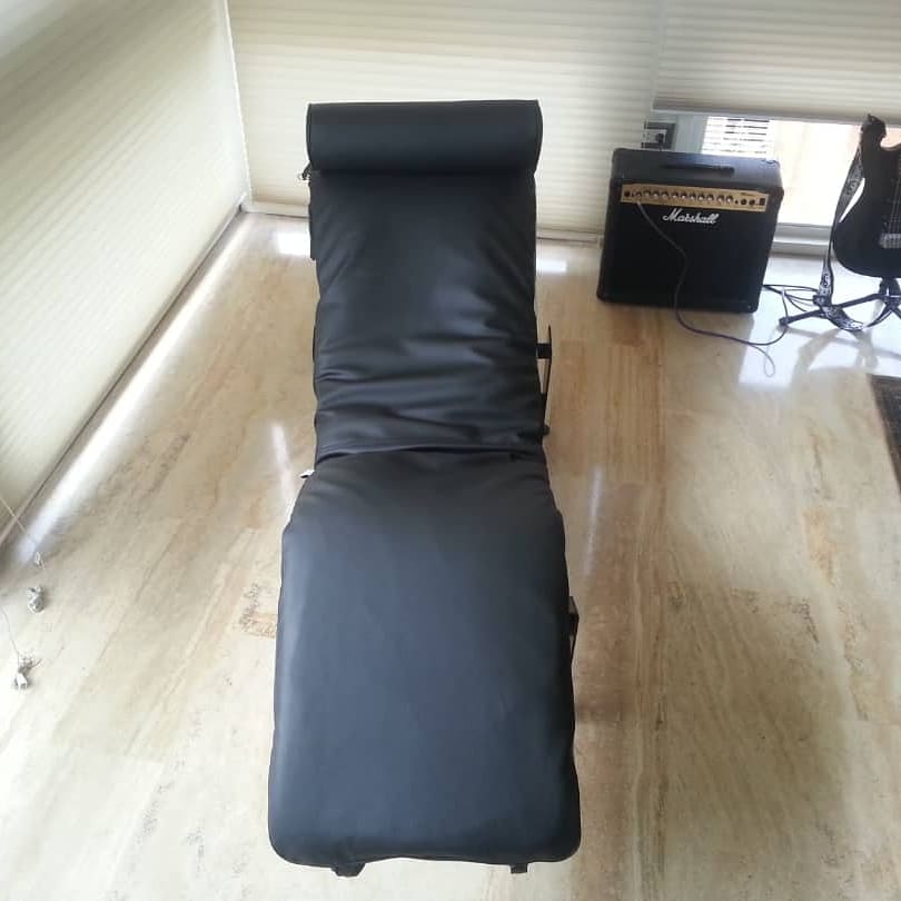 EstilosyC's tweet photo. Que les parece este trabajo de retapizado? Parece que están estrenando el chaise... elegante y comodo para ti que eres #vip
.
 #Fabricación #tapicería #design #cool #moda #chair #tendencia #hechoamano #luxury #homedecor #dying #hogar  #rasardecor #furniture #linving  #inspiration https://t.co/IH9dWvUKEk