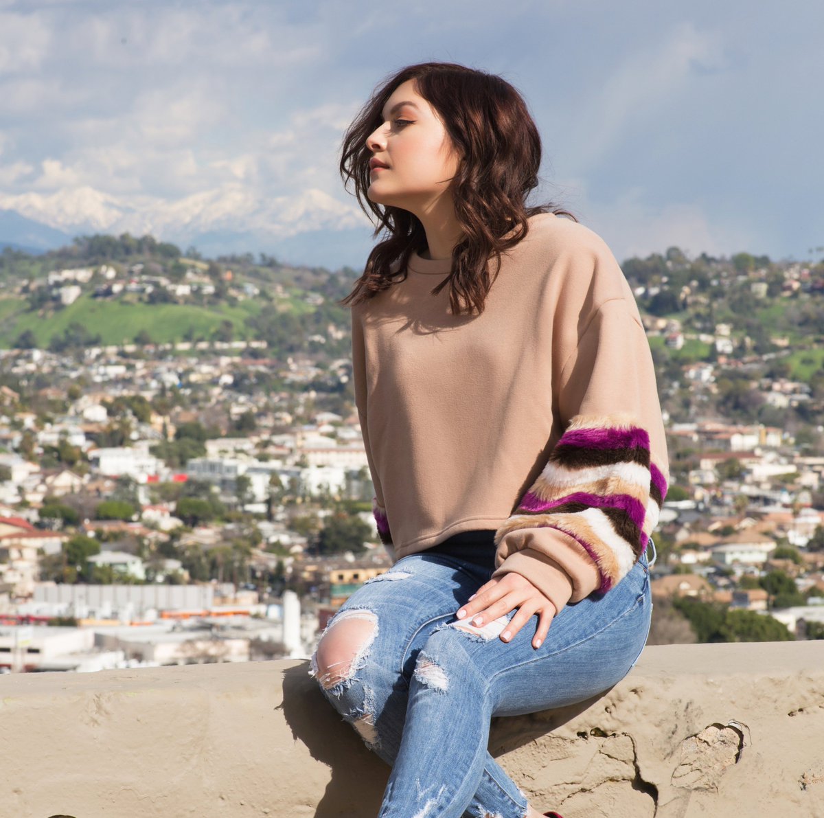 theoopsiedaisy's tweet photo. I am so excited to announce my new single titled “Chill Pill” is out on the 28th, I can’t wait for everyone to hear it!
.
.
.
#daisymaudemusic #artists #songwriter #singer #pop #arizona #mountainraised #ellafitzgerald #mountainbiker #redhotchilipeppers #juliamichaels #beberexha https://t.co/Z23LG3poVb