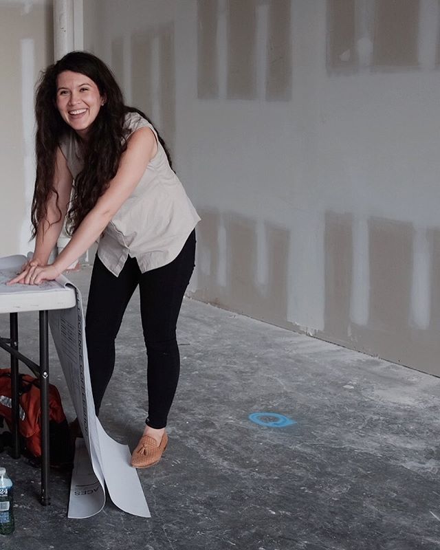 ChelsDesign's tweet image. Did you know I launched my interior design firm this year? @places.studio is where I get to help people build spaces that support their businesses and their lives 🙌🙌 It’s been one of hardest things I’ve done so far &amp;amp; it’s still challenging me in the … bit.ly/2WRARsW