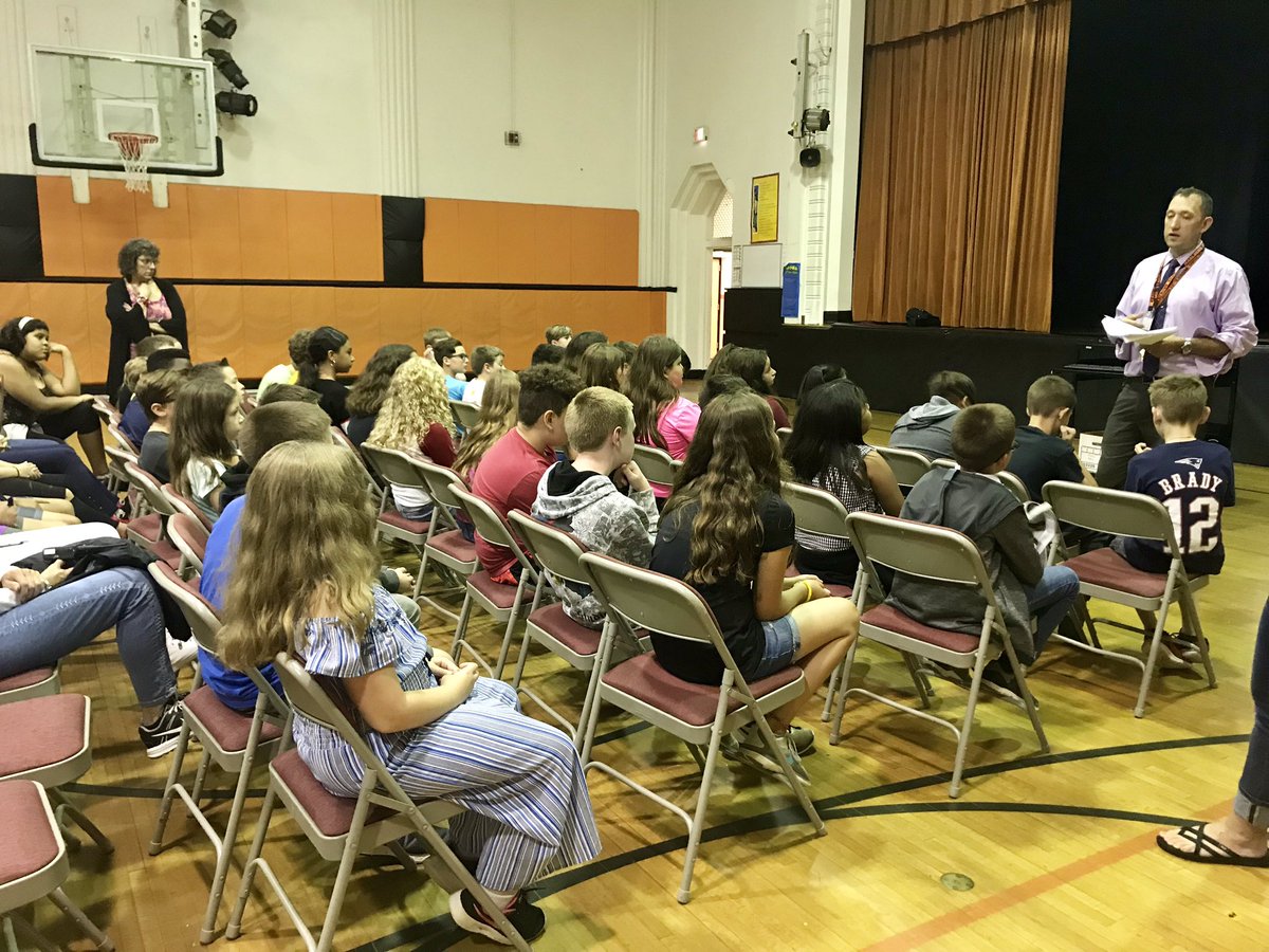 BsquaredMES's tweet photo. Today our class took a trip up to the Middle School!  They were shown a presentation about school activities by Assistant Principal Stanmyer and given a tour of their (soon to be!) new school by 6th Graders. Thank you, @GoMMSDukes for having us today! https://t.co/EmYSbKVF7h