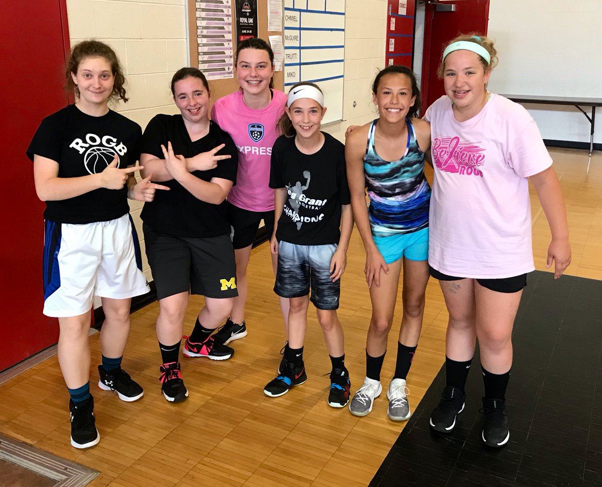 ROGBasketball's tweet photo. Day 3 in the books. A great group that is learning, working and having fun. #Camp14 #rogb https://t.co/qUa73UidVN