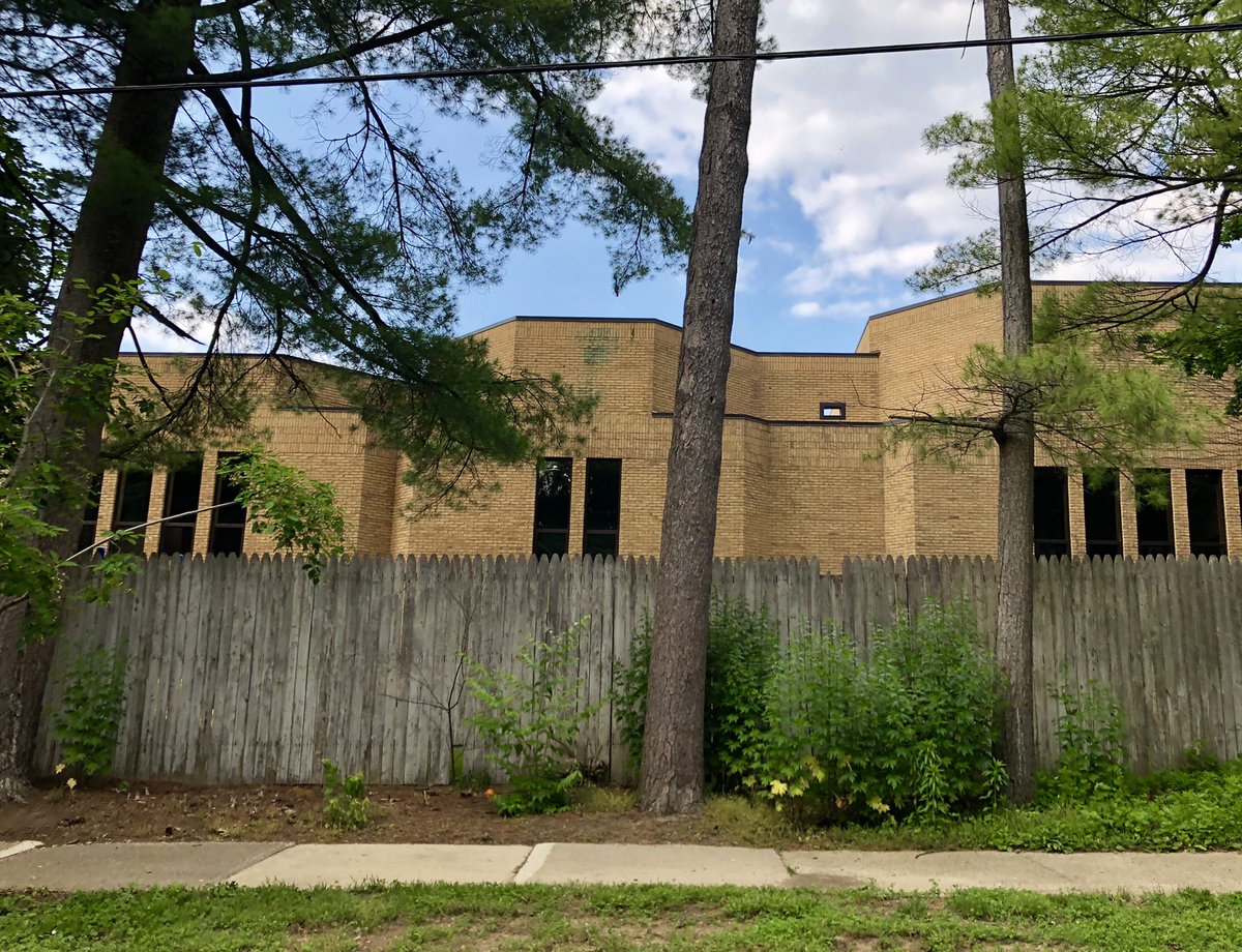 Hobbs + Black, Beth Israel Congregation (1978) /// Beth Israel hired local firm Hobbs + Black to design this new brick building to house its growing congregation and associated Jewish day school, making it Ann Arbor’s largest and only purpose-built synagogue.