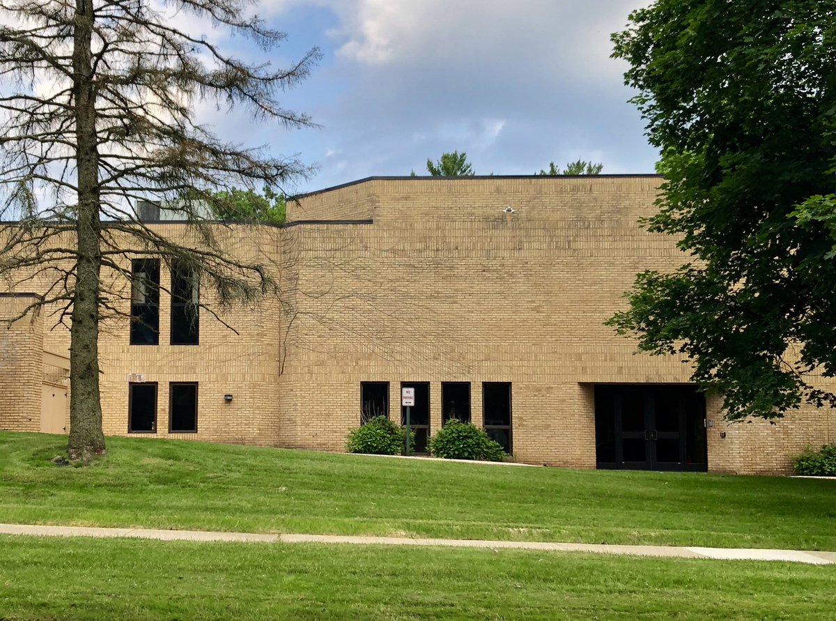 Hobbs + Black, Beth Israel Congregation (1978) /// Beth Israel hired local firm Hobbs + Black to design this new brick building to house its growing congregation and associated Jewish day school, making it Ann Arbor’s largest and only purpose-built synagogue.