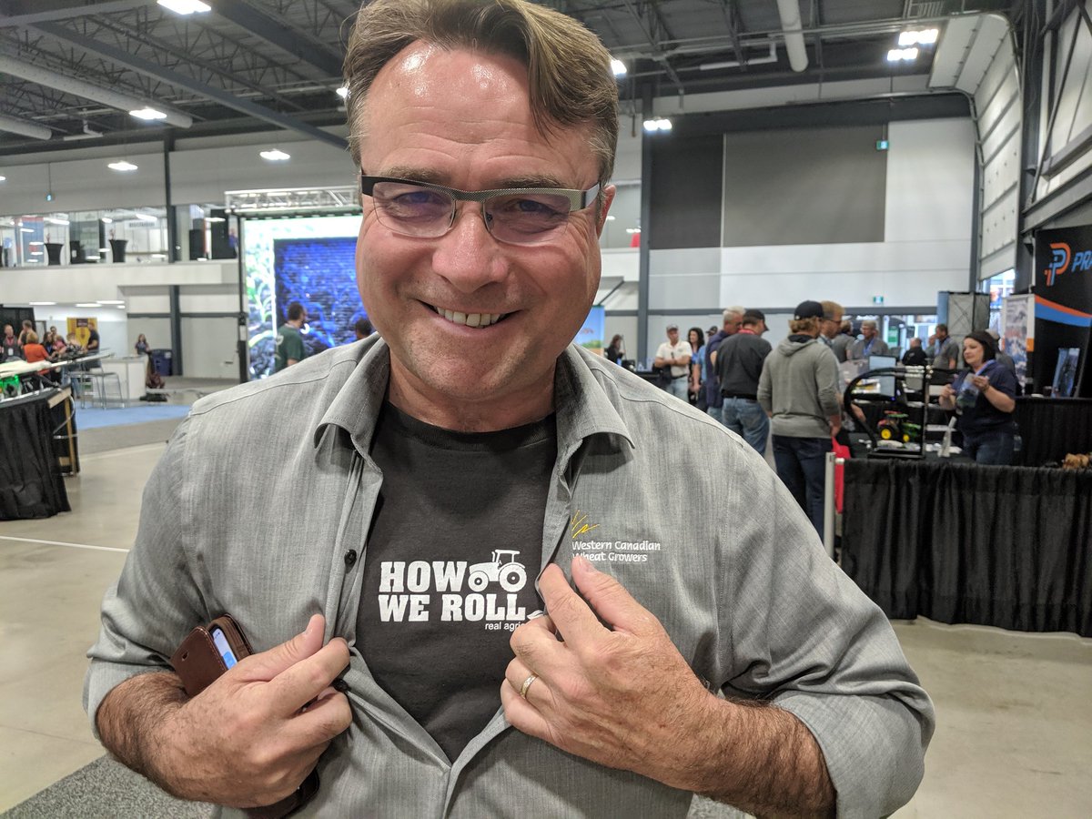 JessikaGuse's tweet photo. THIS IS SO AWESOME 🙌 Thanks to @dregernorm of @wheatgrowers for rocking your #RealAgSwag at #CFPS19 🚜 https://t.co/p7u2o6umZa