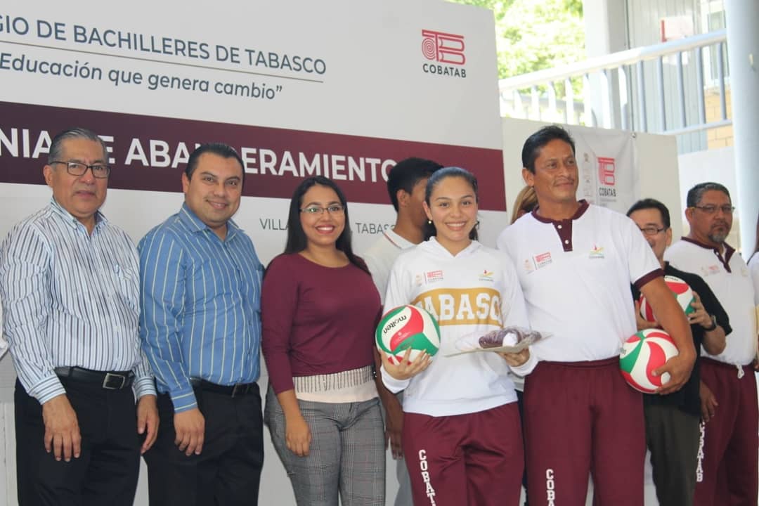 _injudet's tweet image. La Lic. Sheila Guadalupe Cadena Nieto, Directora General del #INJUDET, asistió a la Ceremonia de Abanderamiento de la Delegación Tabasqueña que participará en los XIX Juegos Nacionales Deportivos #CONADEMS, Aguascalientes 2019.

¡Muchas felicitaciones!

#JUVENTUD #DEPORTE