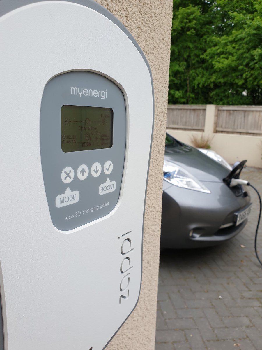 elemonster's tweet image. Thanks Anthony and Steve @platformdrisk for the install of my home battery by @PuredriveEnergy and my zappi  electric car charging point by @myenergiuk. Feel pretty smug now when I charge my vehicle with electricity from my PV panels #smartgrid #electricvehicles 😁⚡🏠🌤🚗