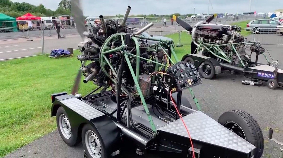 HistoricAeroEng's tweet photo. A successful display last weekend at @SantaPodRaceway #RetroShow for two HAE engines; Peter Grieve's Rolls-Royce #Merlin MkXX and the first outing of Paul Whitwood's #Alvis #Leonides Mk502. https://t.co/8l4pbcHTyh