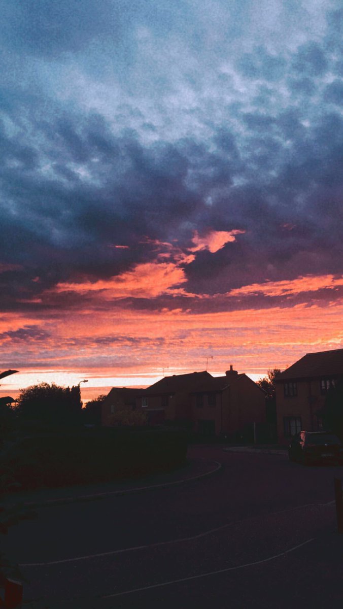 hannahhemilyy's tweet photo. 🌕🌖🌗🌘🌑🌒🌓🌖🌕 https://t.co/PrISWncsxH