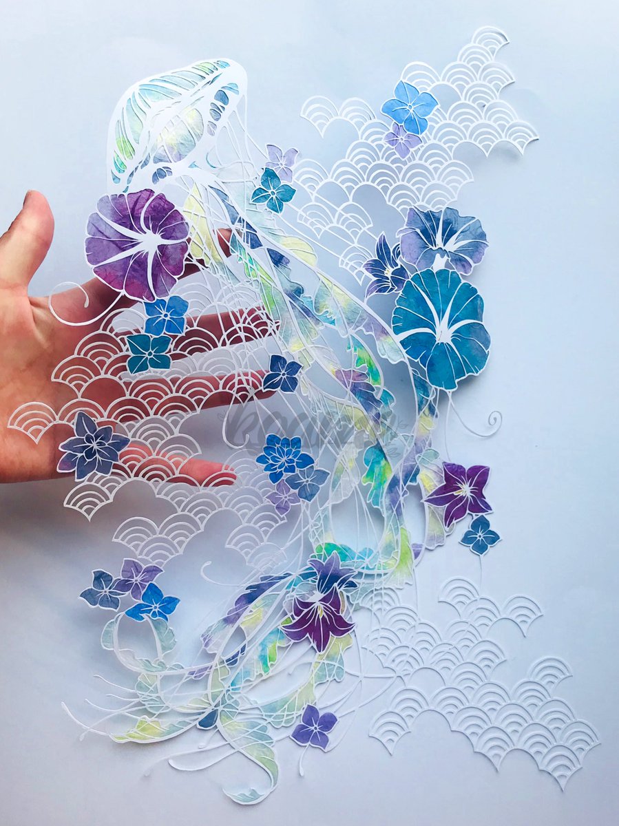 こあめ 猫bot בטוויטר 花の波 海月と青海波と夏の花 朝日で撮ったらなんかちょっと青くなりました 切り絵 こあめいど