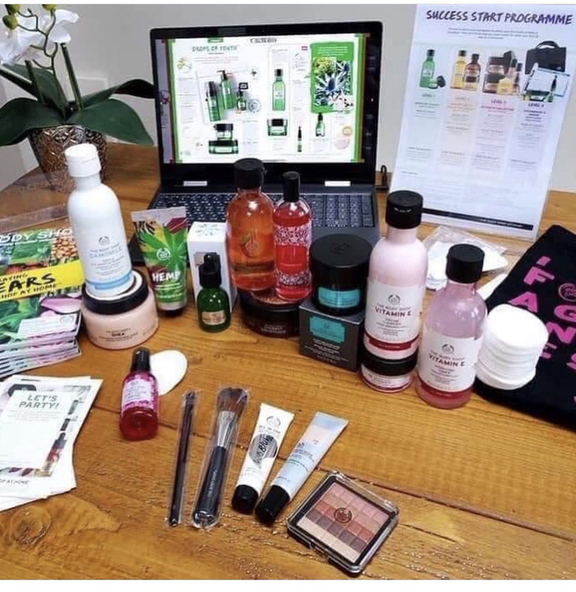 BodyLucy's tweet photo. I’m looking for motivated, excited and driven people to join my team
🌟 No targets
🌟 Extra income
🌟 Work around children and jobs
🌟 Team gatherings and meetings
🌟 24 hour ordering system#bodyshopuk #bodyshopwithlucy #vegetarian #vegan #crueltyfree #foreveragainstanimaltesting https://t.co/BHiRx7LgVE