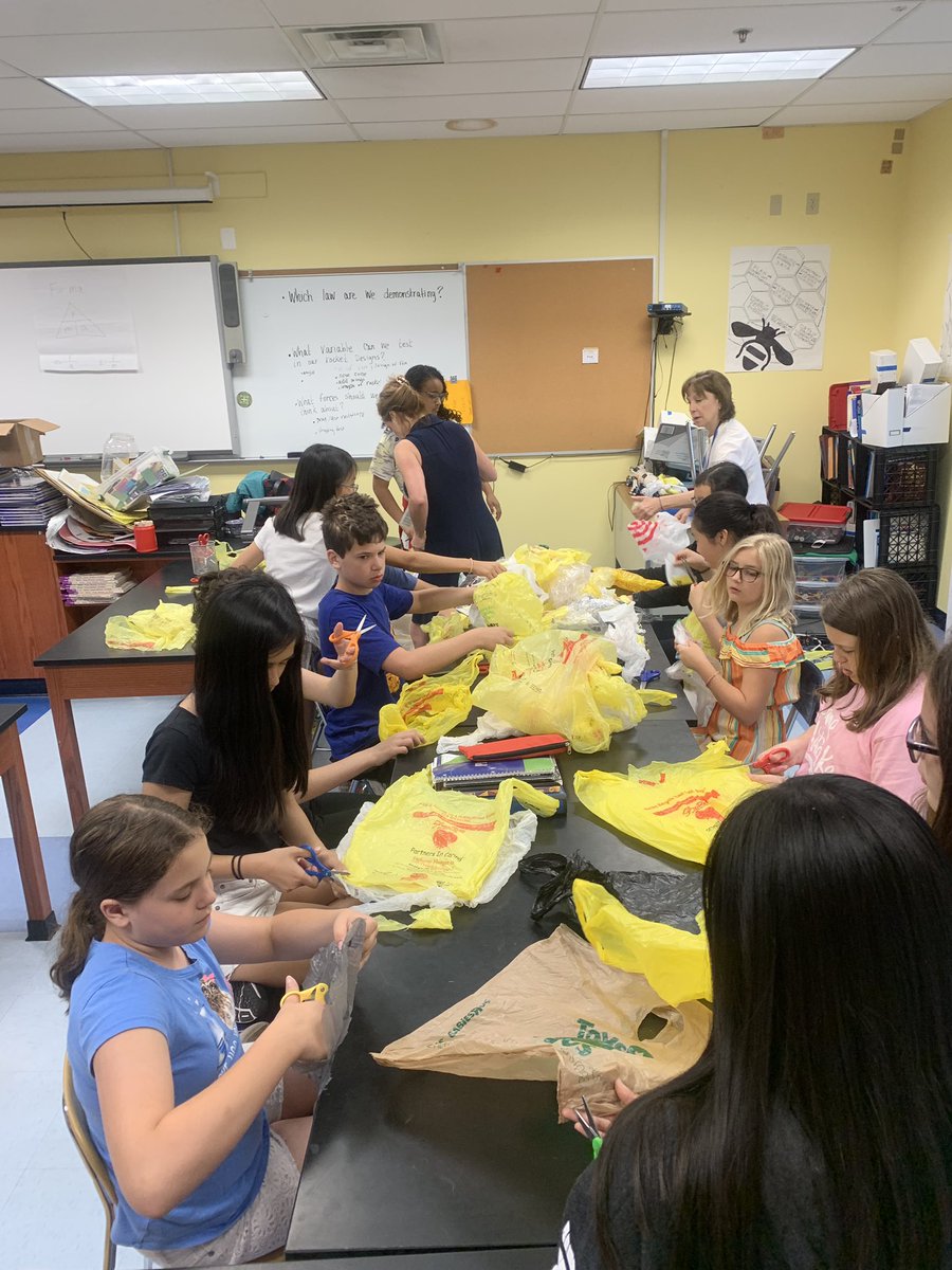 APlumacker's tweet image. Wrapping up the school year with a conjugation mug, Spanish scrabble and some communty service “plarning”! #TeamMillburnNJ