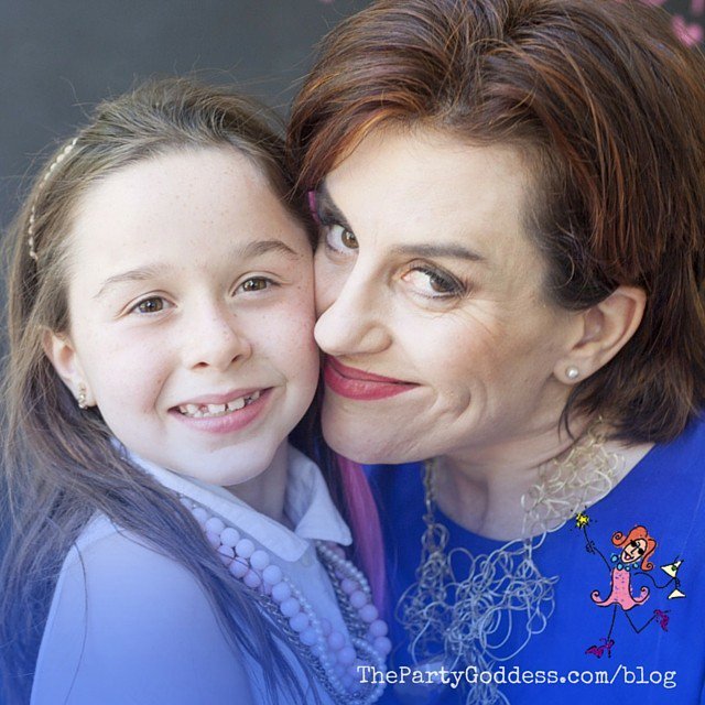 ThePartyGoddess's tweet photo. Hugging my favorite girl today! @johnchapple #eventprofs
.
#hugsandkisses #thatsdarling #livethelittlethings #flashesofdelight #thehappynow #girlboss #smallbiz #makersgonnamake #creativelifehappylife #handsandhustle #mycreativebiz #eventdesign #eventdeco… https://t.co/BgeXxNszTg https://t.co/d0iqrPBmui