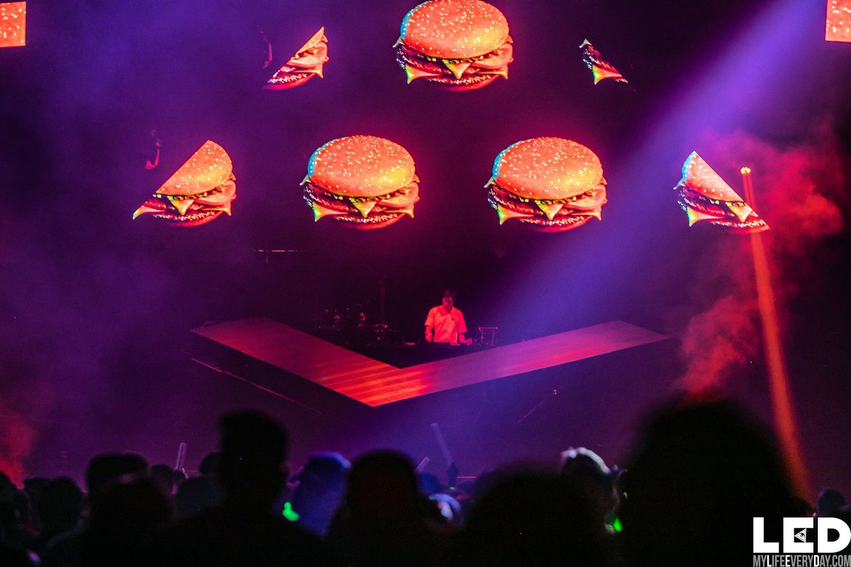 TrampsLikeUsSD's tweet photo. Who’s hungry for the #TrampsLikeUs lineup?! We have good news coming your way this Friday, 6/21! ☠️
Advance Sale tix are moving quick - snag yours now 👉🎟 https://t.co/4h0BWd44x6 https://t.co/Z5IvvnQZmo
