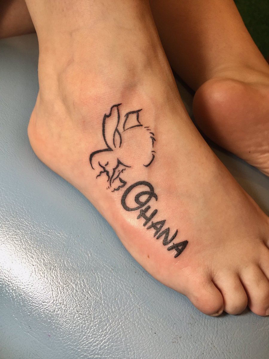 Zebra Tattooz On Twitter Stitch Outline And Ohana In Disney Script Done On The Foot By Leana Yesterday Zebratattooz Zebratattoozstreetsboro Outlinetattoo Disney Stitch Liloandstitch Blacktattoo Ohana Ohanameansfamily Disneytattoo