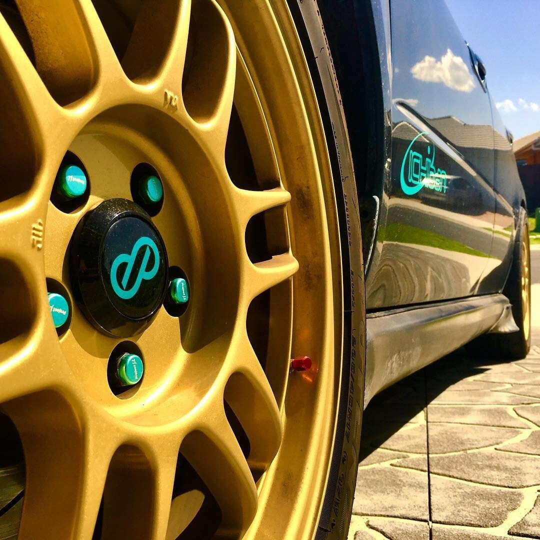 FlatOutGraphics's tweet image. I love the matching lugs, Flat Out Graphics center cap, and decals from @ylimelouise (Emily)! If you got a special theme going, let us know, we can match pretty much any color!