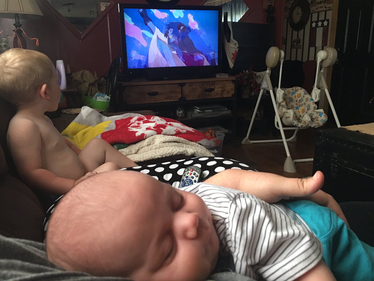 ampl_time's tweet photo. #criticalcuddles Sawyer &amp; Torryn watching the intro... again. @CriticalRole can you handle this cuteness? https://t.co/ME3xJie8h2