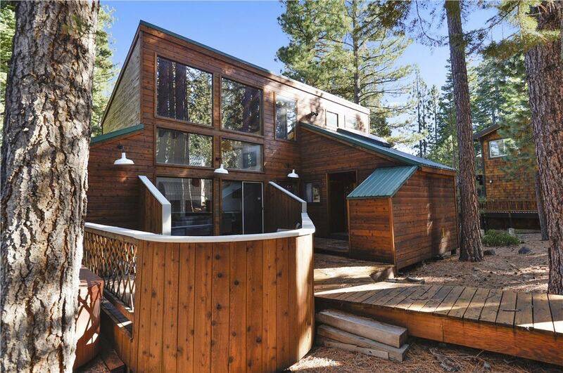 TruckeeVacation's tweet photo. Welcome to Deer Path; a delightful Northstar retreat is waiting for you & your group & enjoy your stay.
Book now! https://t.co/lIgKoIeRhK
📍Truckee, CA
🛏 2 Bed
🛁 2 Bath
👨👩👧 8 Guests
🐶 2 Pets
#DeerPath #LuxuryLiving #VacationTruckee #TahoeTruckeeVacationProperties #BookDirect https://t.co/cyZIT6UfMq