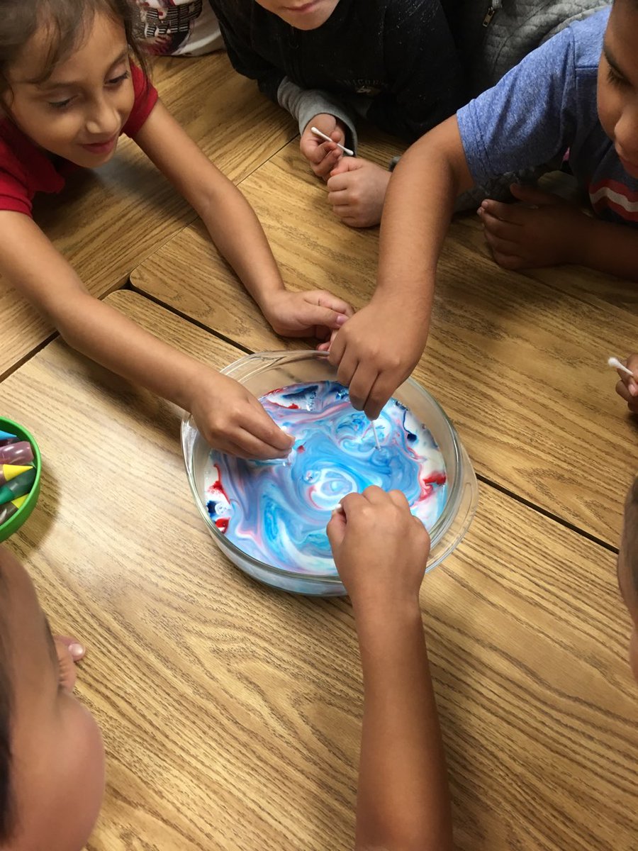 LES_ACE2018's tweet photo. The kids had fun making magic milk and slime. https://t.co/jy10JTgX8N