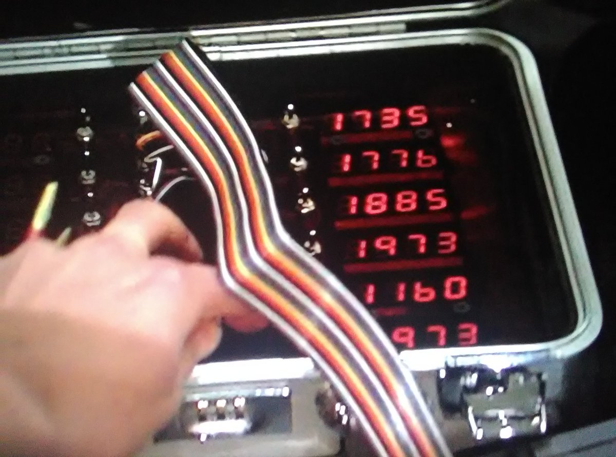 IyNuk's tweet photo. @Russo_Brothers @TheHorrorMaster @CERN #Exclusive #DieHard1 Shows #TimeTravel #Bracelet #Symbolism With #Time #Jumps https://t.co/jHFCAELkQ7