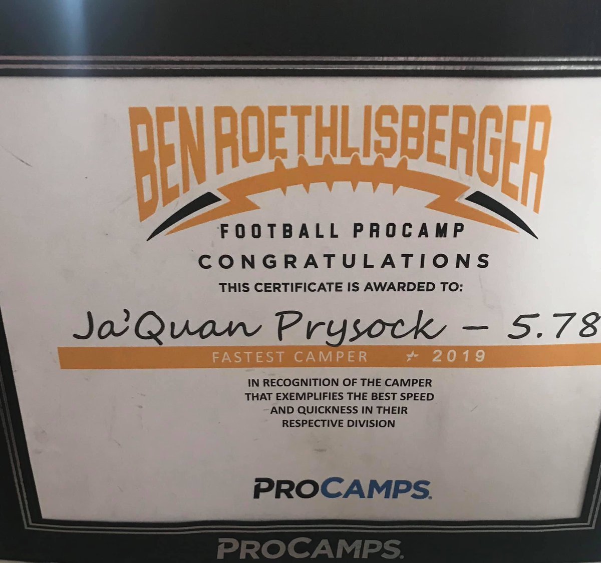 hope_42morrow's tweet photo. Thank you @_BigBen7 for
recognizing Ja’Quan at your Football ProCamps this past weekend and presenting him with the Coach ‘Hep’ Don’t Quit Award for his residency, leadership and skills on and off the field. #Hope4Tomorrow 

https://t.co/xCeaR9NYMN https://t.co/Hhcu7tAe15