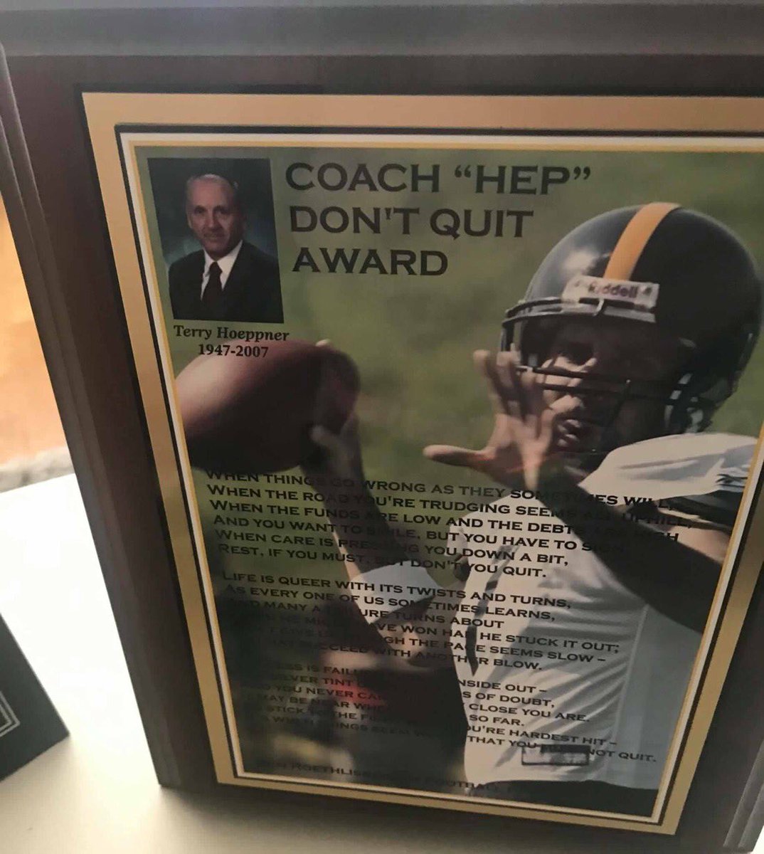 hope_42morrow's tweet photo. Thank you @_BigBen7 for
recognizing Ja’Quan at your Football ProCamps this past weekend and presenting him with the Coach ‘Hep’ Don’t Quit Award for his residency, leadership and skills on and off the field. #Hope4Tomorrow 

https://t.co/xCeaR9NYMN https://t.co/Hhcu7tAe15
