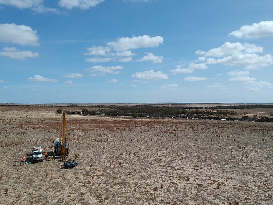 theasiaminer's tweet image. #RenascorResources receives funding boost to fast track #graphitemine in SA ow.ly/PWWM50uIncz @Renascor_ASX