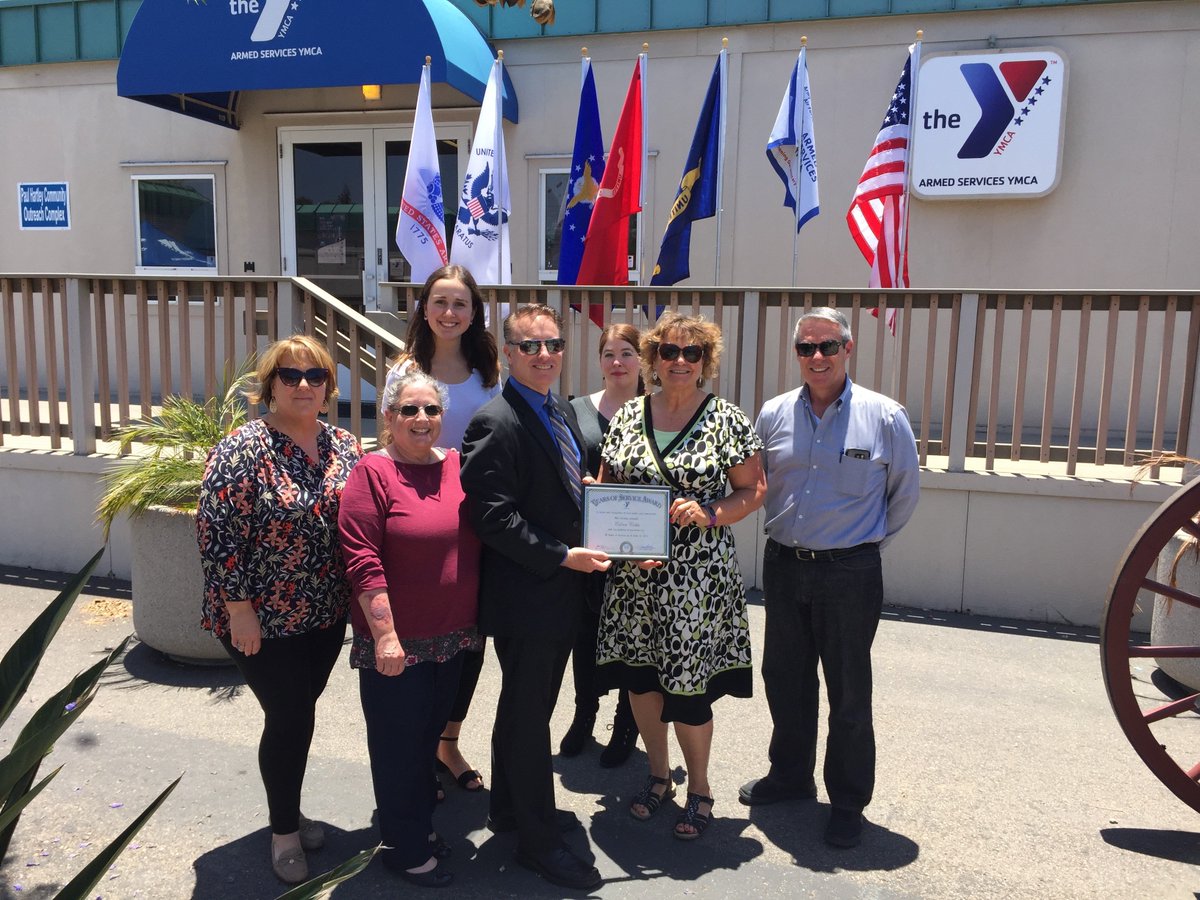 ASYSanDiego's tweet photo. Thank you Coleen Cobbs, Clinical Director of our Social Work Department, for your 18 years of service in supporting our military members and their families at the Armed Services YMCA San Diego.

#StrengtheningOurMilitaryFamily #ArmedServicesYSD #ASYSD https://t.co/6qM9fZr7vk