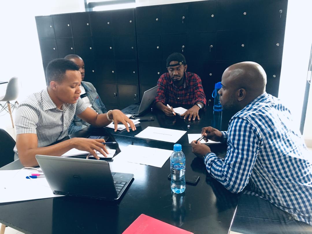 SeedspaceDar's tweet photo. They had an opportunity to ask questions, practice their one-minute and even establish contacts with mentors for future consultationsπ
#AndelaTechLeadersProgram #AndelaTLP #EntrepreneurshipAsALifestyle https://t.co/ZZiqR7oJYe