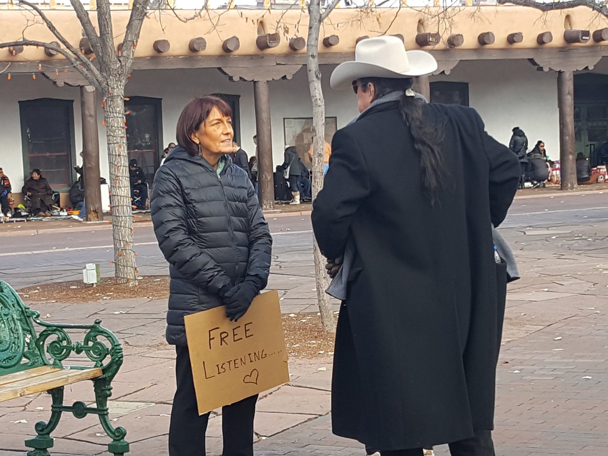 mindfulnm's tweet photo. Solstice on Santa Fe Plaza #Meditation #HeartChant #FreeListening More info https://t.co/PxNa4BDIPY https://t.co/SgdmFFYlZW