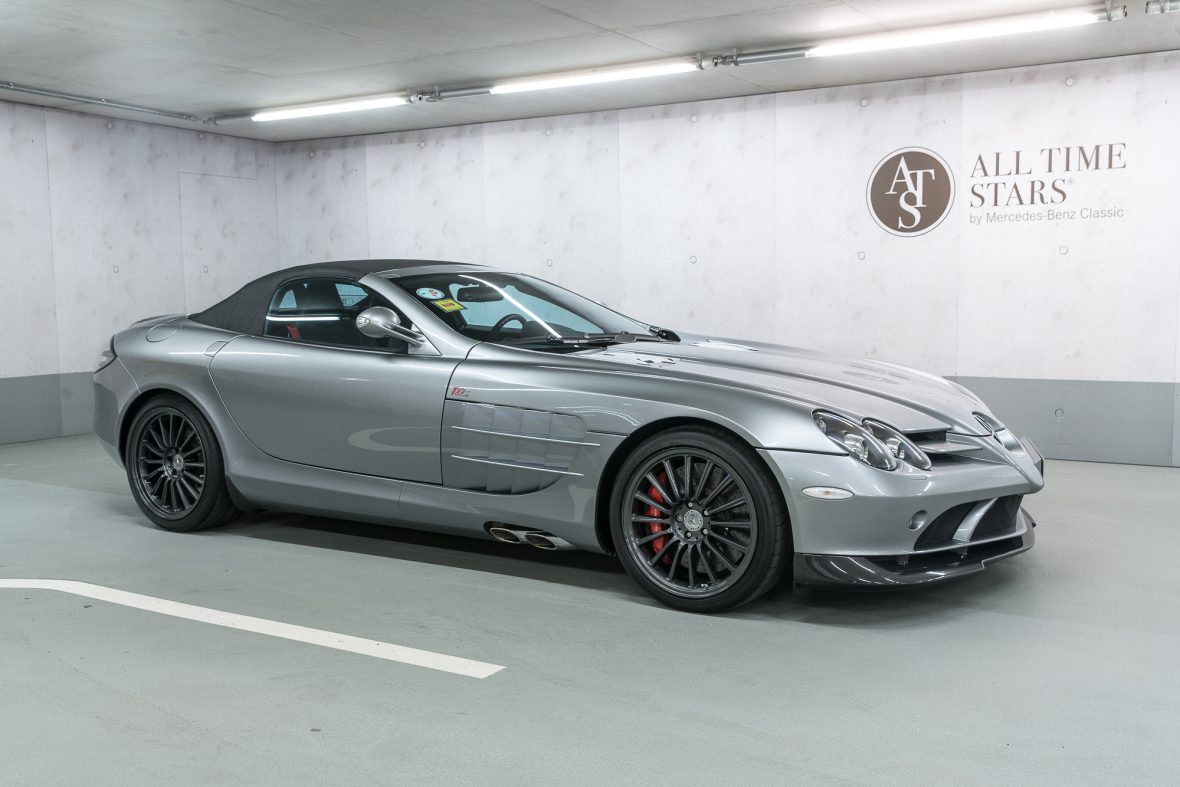 MxWReport's tweet photo. Mercedes-Benz SLR McLaren, es un automóvil superdeportivo con un motor central delantero V8 de 5.439 cc de cilindrada, equipado con un compresor volumétrico para cada bancada de cilindros, que rinde 626 CV de potencia máxima.
#Wreport #Style #Luxury @McLarenF1 @MercedesBenz https://t.co/xzfs80MLWL