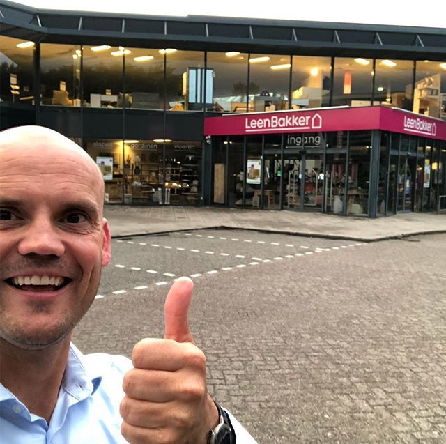 retail_tester's tweet photo. Tijdens het #testen van de @cowhills #kassa gebruiken we het #filiaal van @leenbakker in Capelle aan den IJssel als één van de testwinkels. 
Vanavond was ik in de buurt dus dan moet ik er wel even langs rijden natuurlijk.

#retail #kassavervanging #teste… https://t.co/WgeMvm2zu6 https://t.co/ox6lYRCiuH