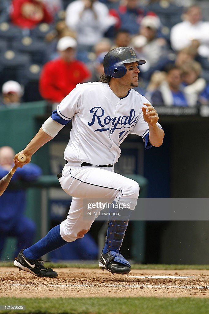 Happy Birthday to former Kansas City Royals player Doug Mientkiewicz(2006), who turns 45 today! 