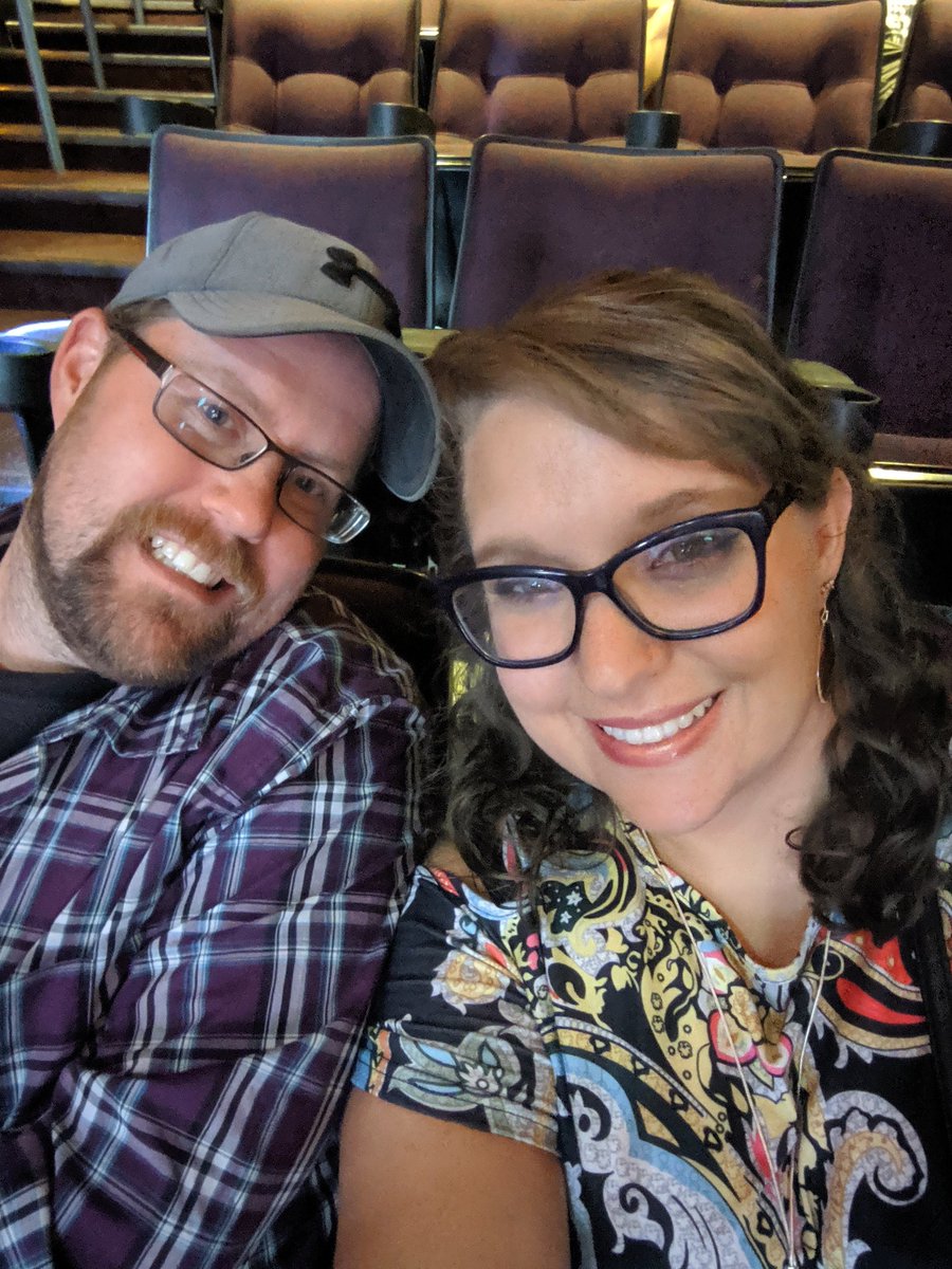 teachCupcake09's tweet photo. My favorite man's birthday being celebrated with #CrissAngelLive https://t.co/FR4JqUA4pq