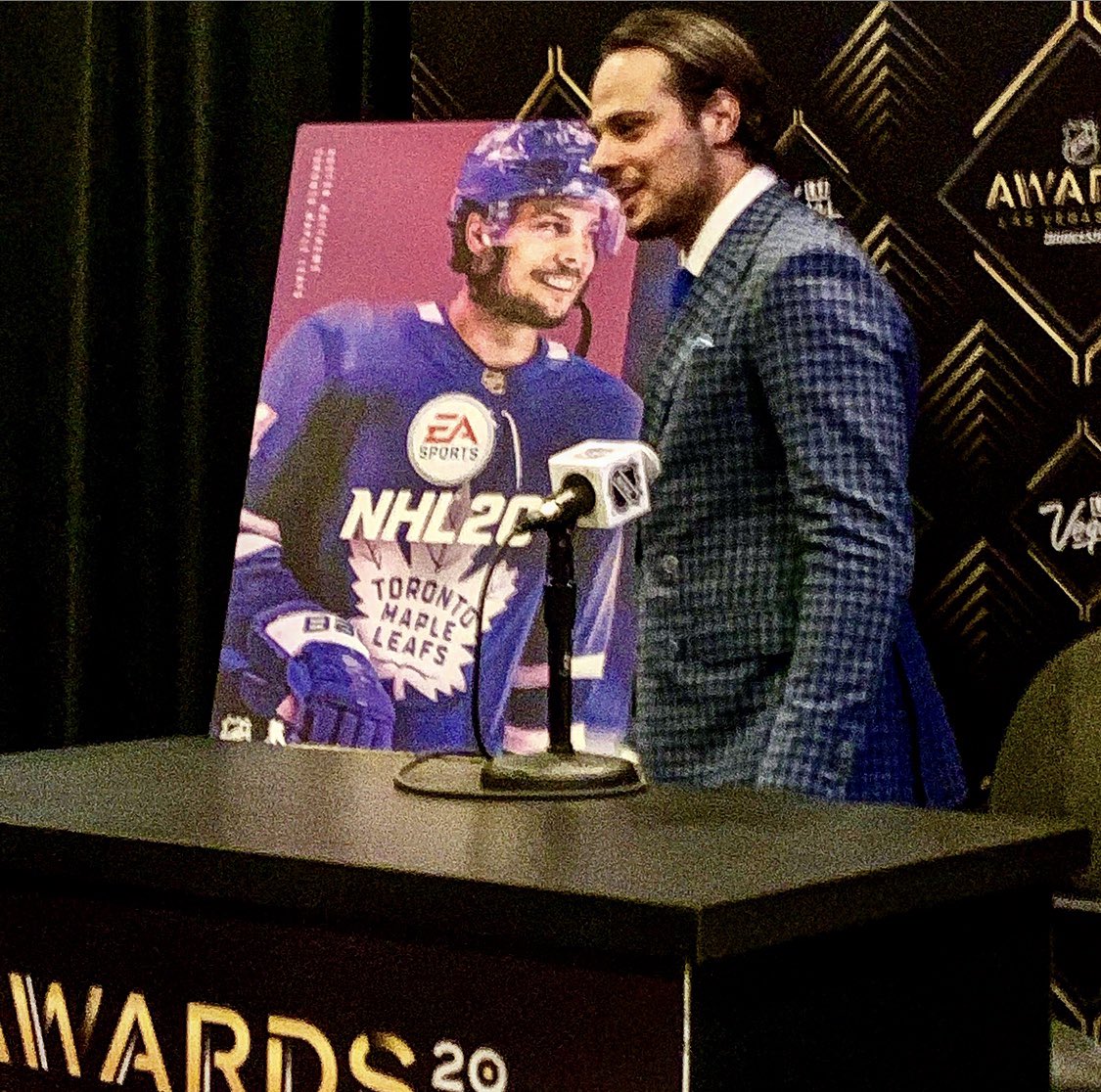 LukeLapinski's tweet image. Cover of #NHL20. Guess it’s a good thing there’s hockey in the desert.
#NHLAwards