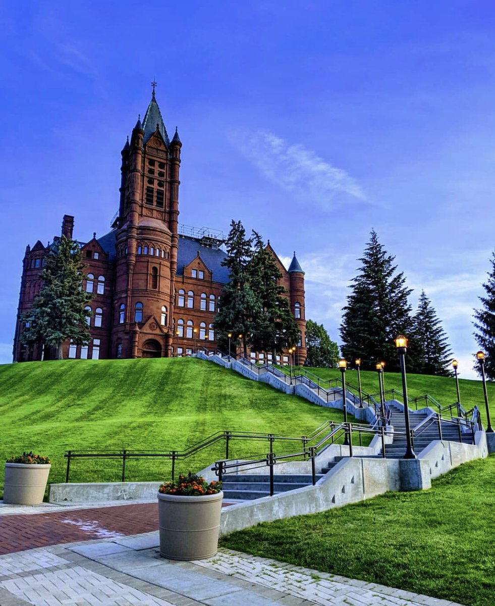 Syracuse University tweet media