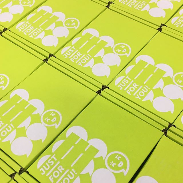 Influenster's tweet photo. 🌞 We're sending 10,000 Influensters the #SummerKickOffVoxBox packed with 🔥 products from @SheaMoisture, @imPRESSmanicure, @TendSkinCare,  @MrsMeyersClean, and #CestMoiBeauty. Drop a😎 if you’re stoked for the summer, and let us know your dream vacay destination in the comments! https://t.co/5zmkMaMfaa