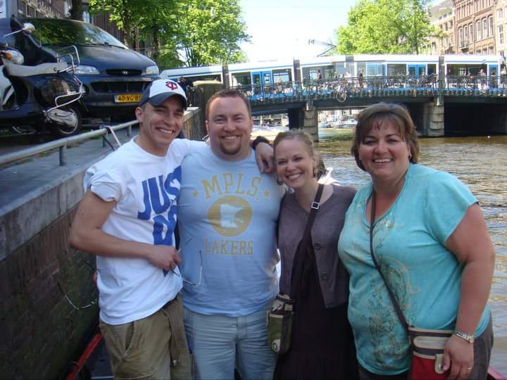 blombox's tweet photo. Reminiscing...love you guys. @cpo_thb @amy_blom_olson @TylerBlom_ https://t.co/fegOMLb7fF